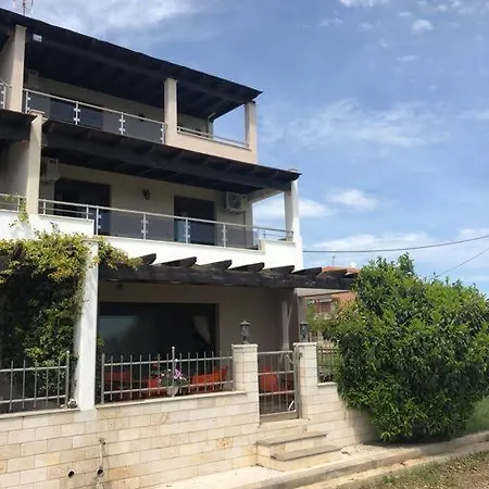 Сasa de vacaciones Tristan Beachfront House Flogita