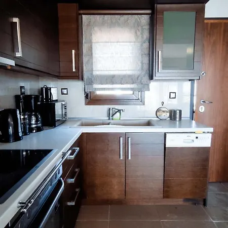 Tristan Beachfront House Дом отдыха Флогита