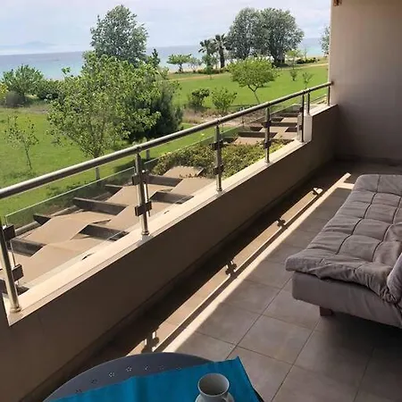 Tristan Beachfront House Holiday home Flogita