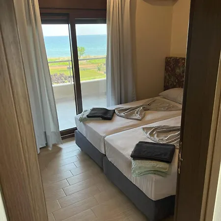 Tristan Beachfront House Holiday home Flogita
